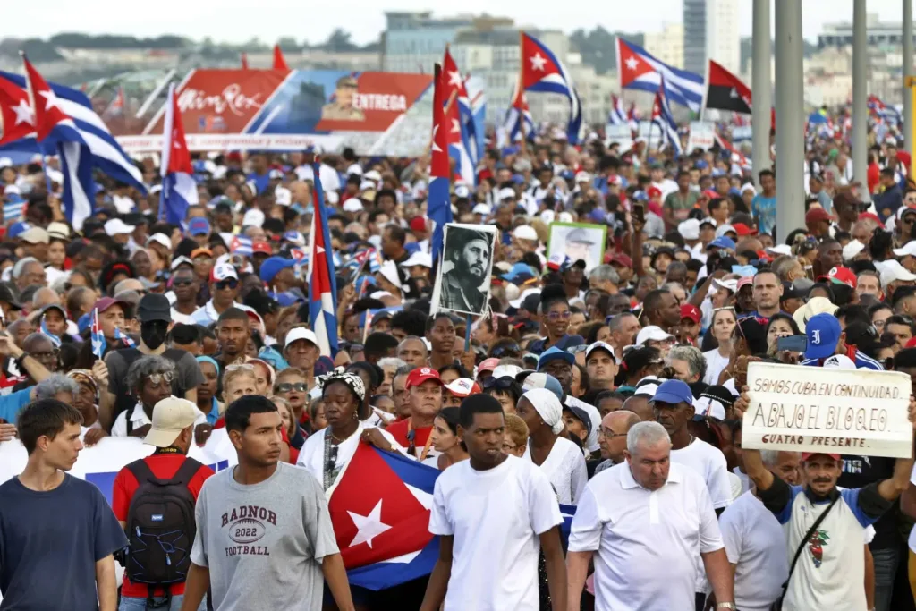 A mass demonstration led by the current and former presidents to demand the lifting of the US blockade of Cuba 2 893794.j - C J Global Newspaper