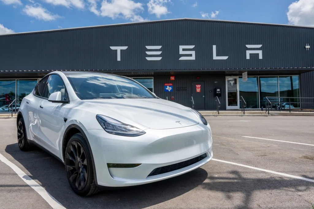 Despite the attractive promotions … "Tesla" records an annual decline for the first time since 2015 4 230703 tesla al 1145 b37eb9 - C J Global Newspaper